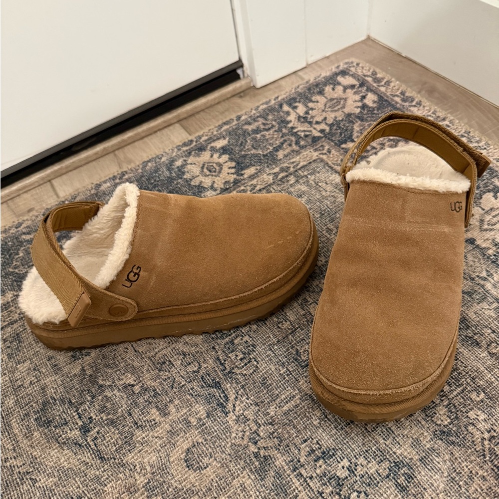 UGG Chestnut Goldenstar clog